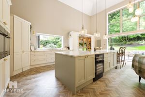 Photo 17- click for photo gallery